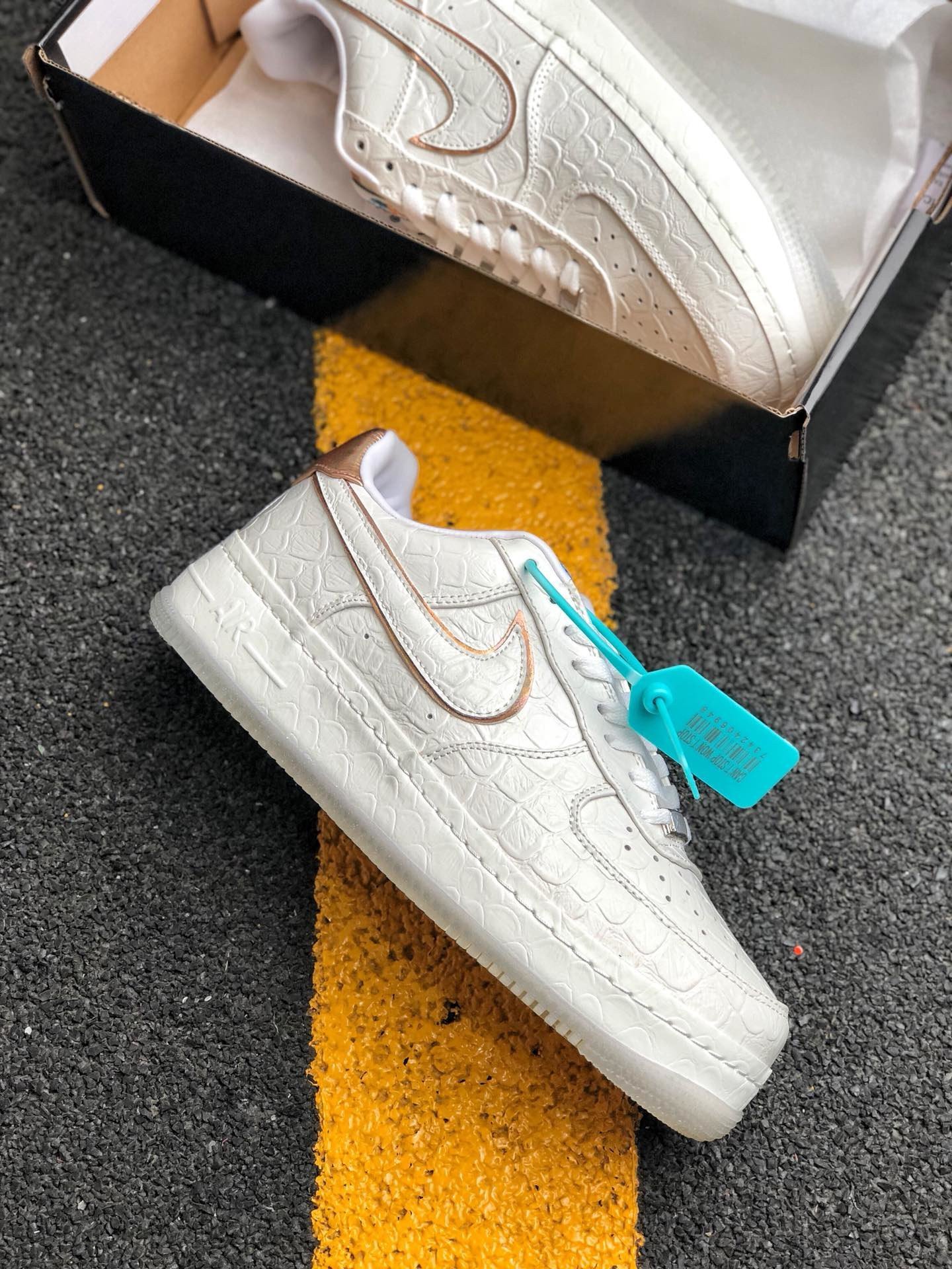 Nike Air Force 1 SP LW IO Year of the Dragon NRG White 5339990