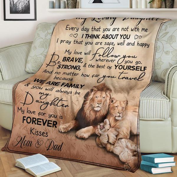 To My Daughter Be Brave, Strong And The Best Of Yourself Fleece Blanket Gift For Family,Birthday,Daughter,Son,Lion Lovers Gift Home Decor Bedding Couch Sofa Soft And Comfy Cozy