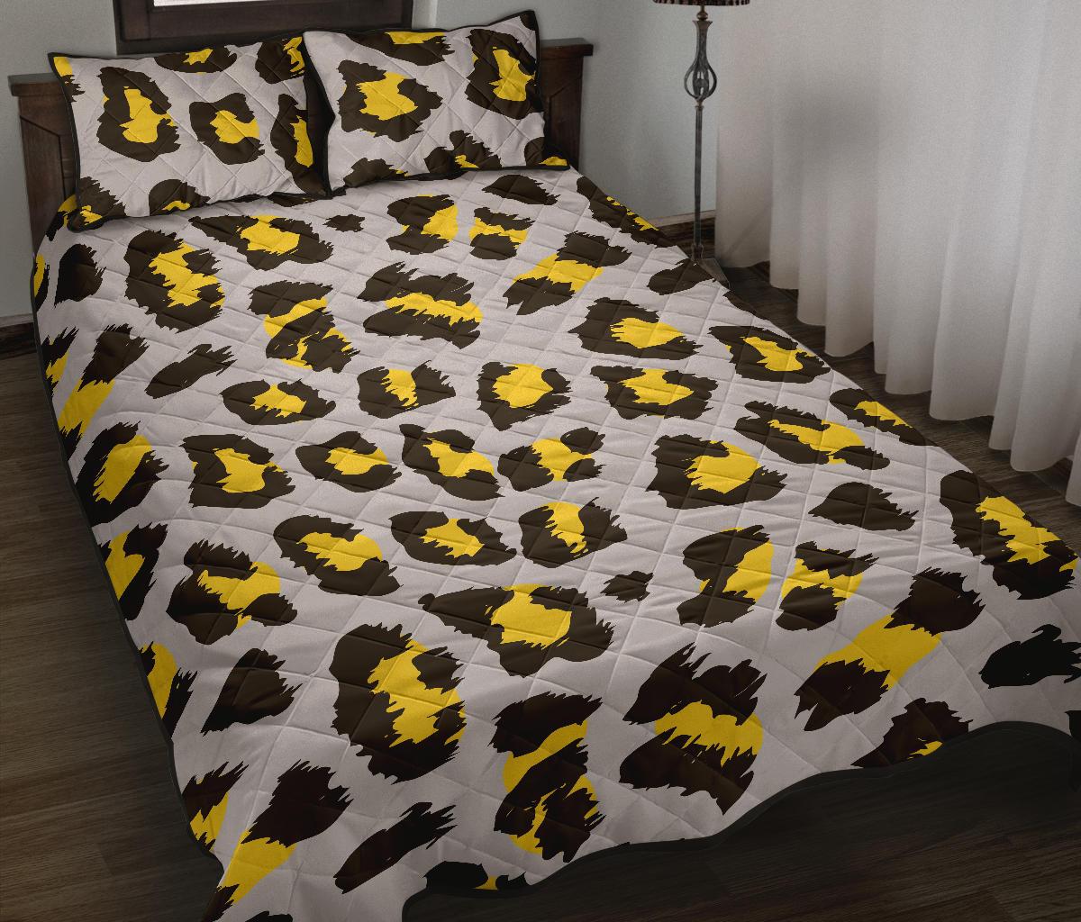 Gray Leopard print pattern Quilt Bed Set