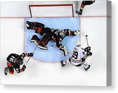 1 Chicago Blackhawks V Anaheim Ducks Kevork Djansezian Canvas Print