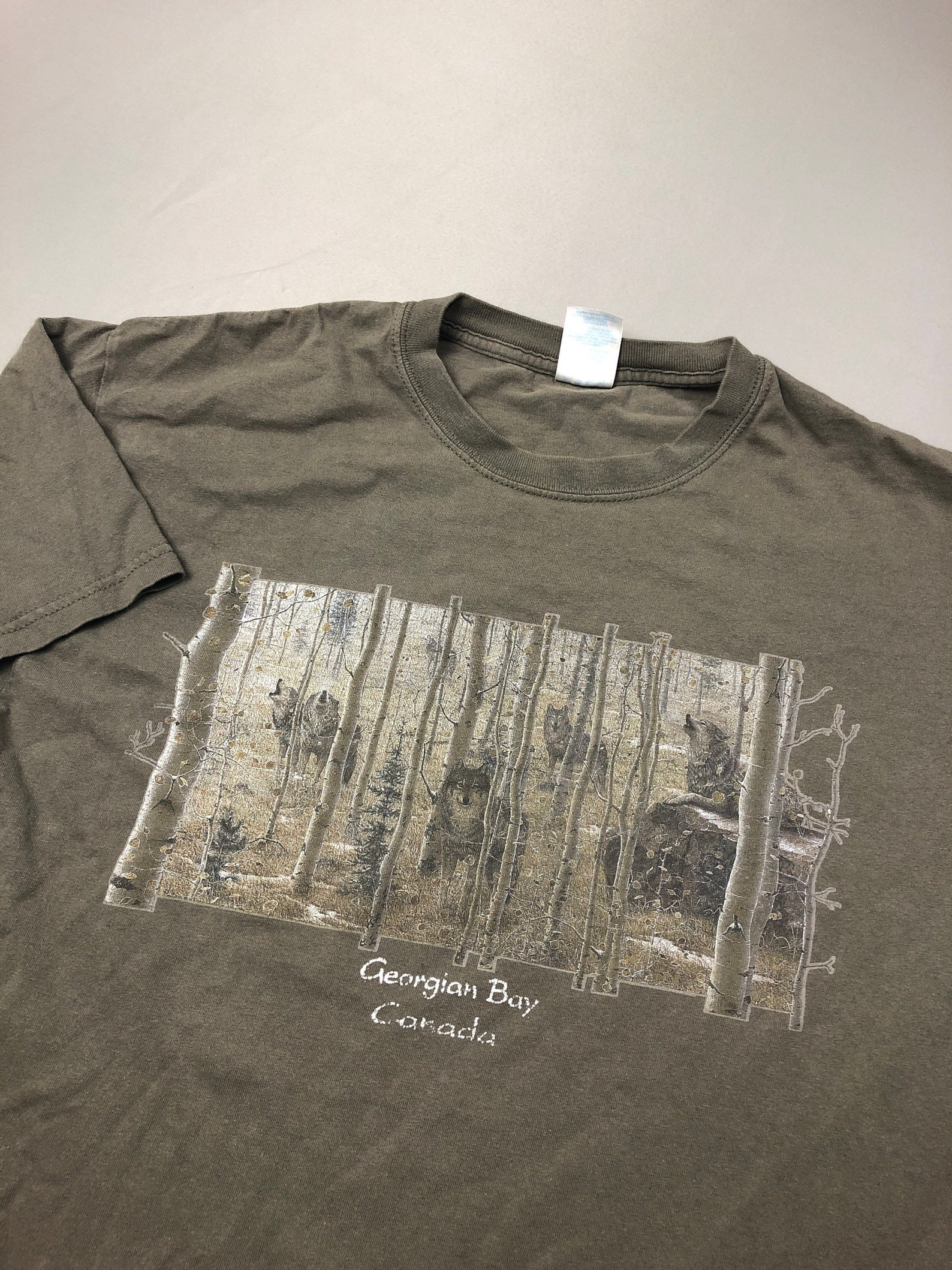 Vintage Wolf Animal Nature Canada Graphic T Shirt