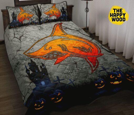 Shark Red Halloween Style Quilt Bed Set And Pillow Covers