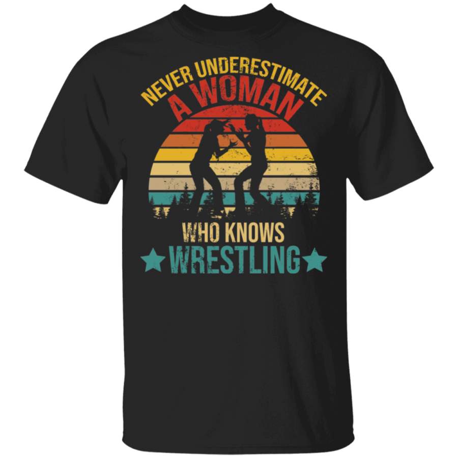 Vintage Retro Never Underestimate A Woman Wrestling Matching Shirt For Women Girls Ladies Funny Mom Daughter Gifts T-Shirt