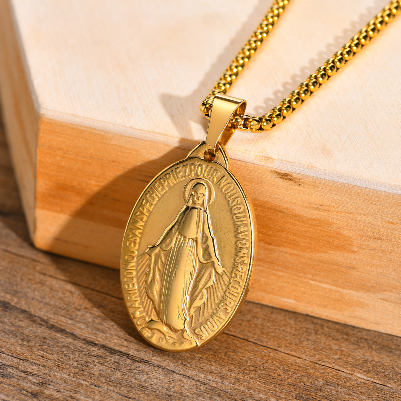 Vnox Gold Color Stainess Steel Virgin Mary Necklaces for Men Women, Catholic Charm Pendant with 45/50/55/60/70cm Chain alx