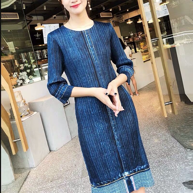 Women Dress Imitation Denim Printed Pleated Dress Women’s Summer 2022 New French Retro Slim Slimming Pleated Straight Dress alx