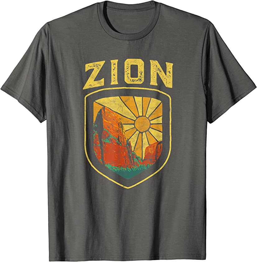 Zion National Park Vintage Badge Retro Distressed 80’s T-Shirt