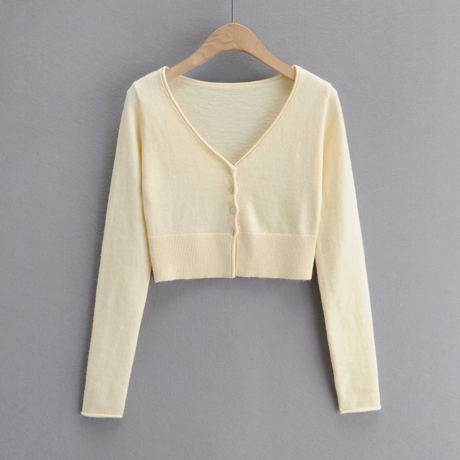 2021 Spring Cream Cropped Pull Femme Women Sweater Casual Knitted Tops Front Buttons Cardigan Chic V Neck tee alx