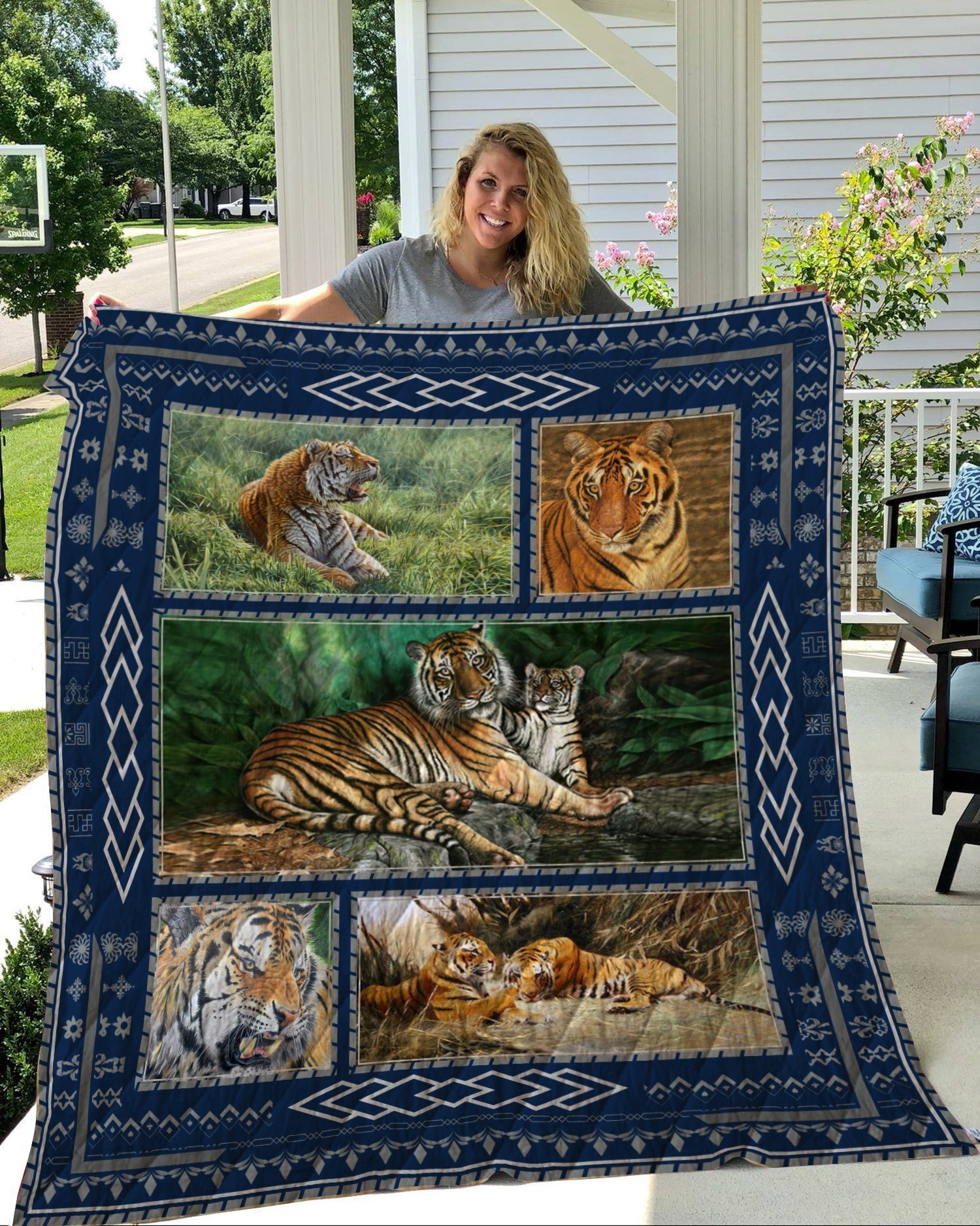 002 Tiger Quilt Blanket