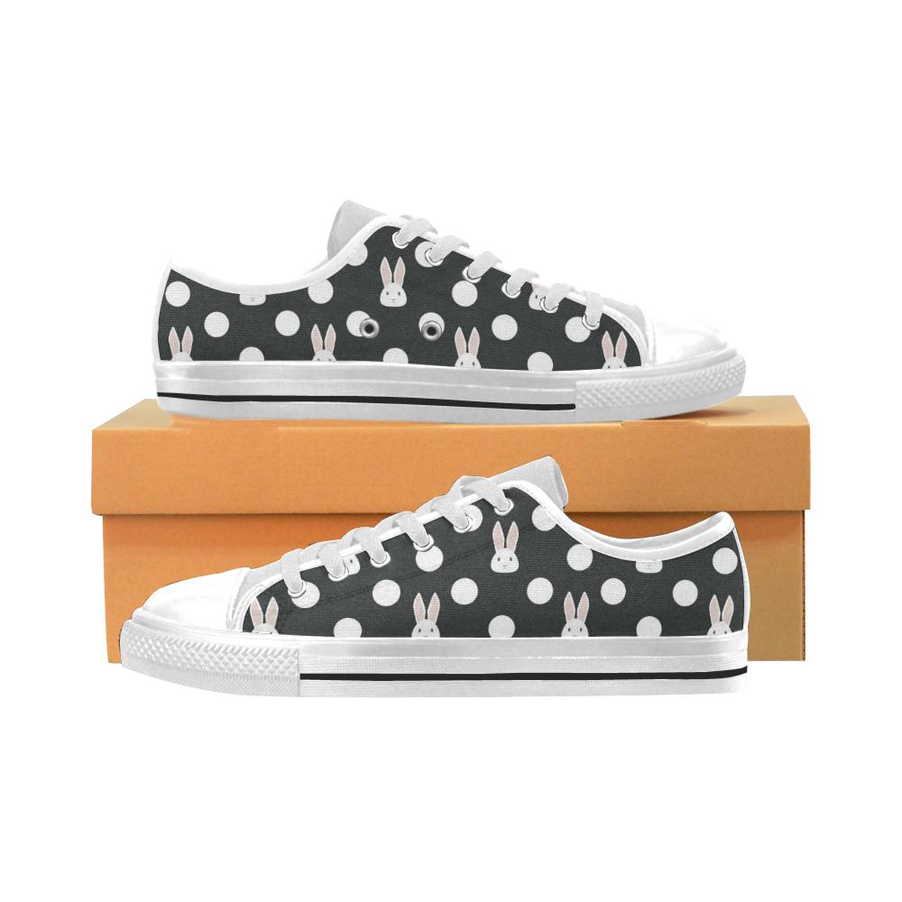 Cute white rabbit polka dots black background Men’s Low Top Shoes White