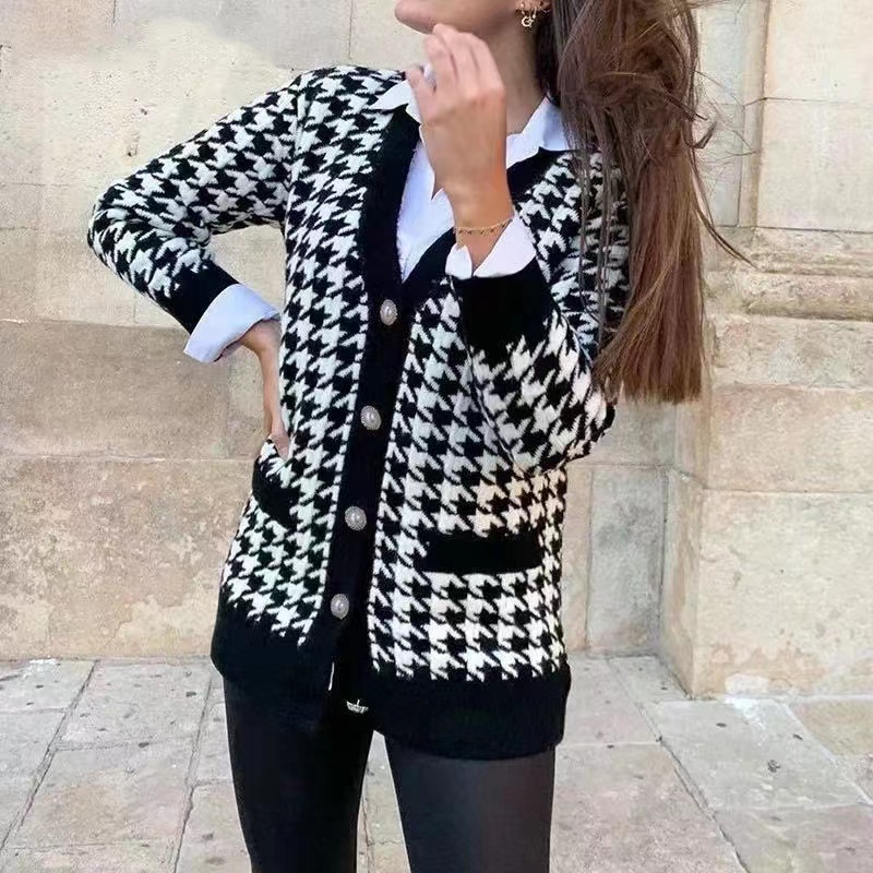 2022 Autumn Winter V Neck Houndstooth Cardigan Women Black Long Sleeve Single Breasted Contrast Color Button Knitted Sweater alx