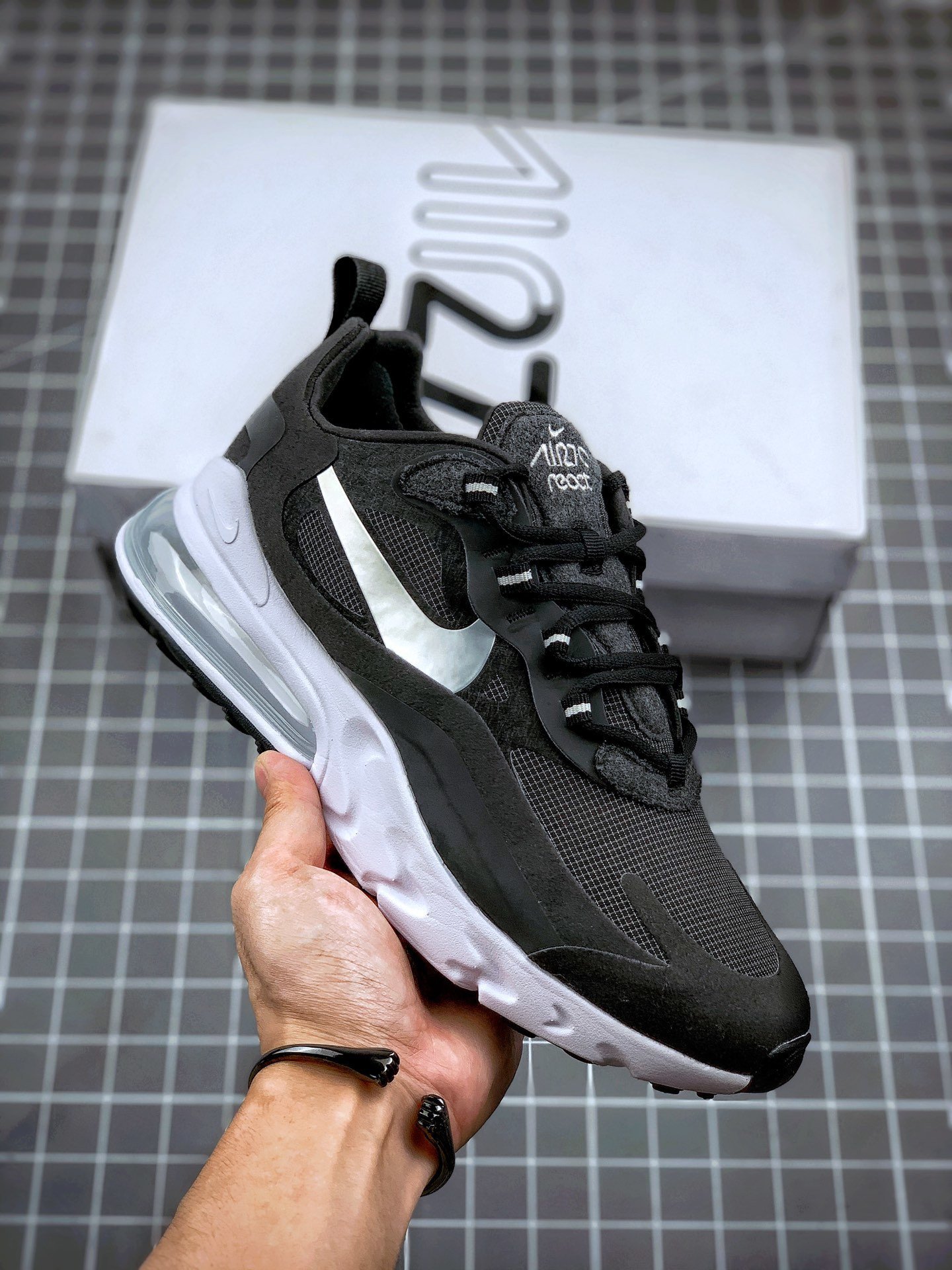 Nike Air Max 270 React BlackMetallic SilverWhite 5339795