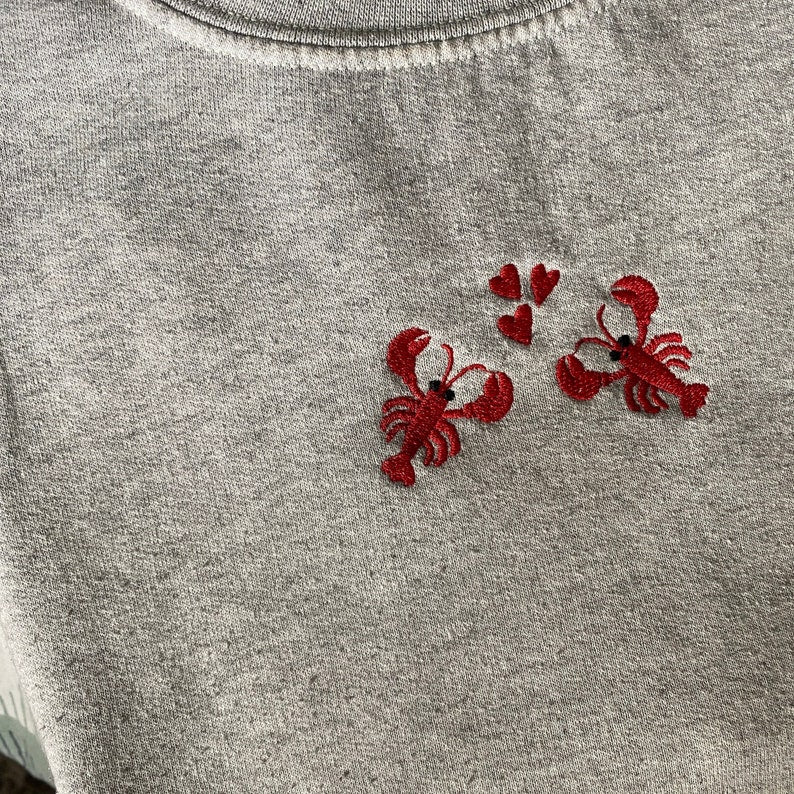 Lobsters In Love Embroidered Sweatshirt 2D Crewneck Sweatshirt All Over Print Sweatshirt For Women Sweatshirt For Men Sws3481