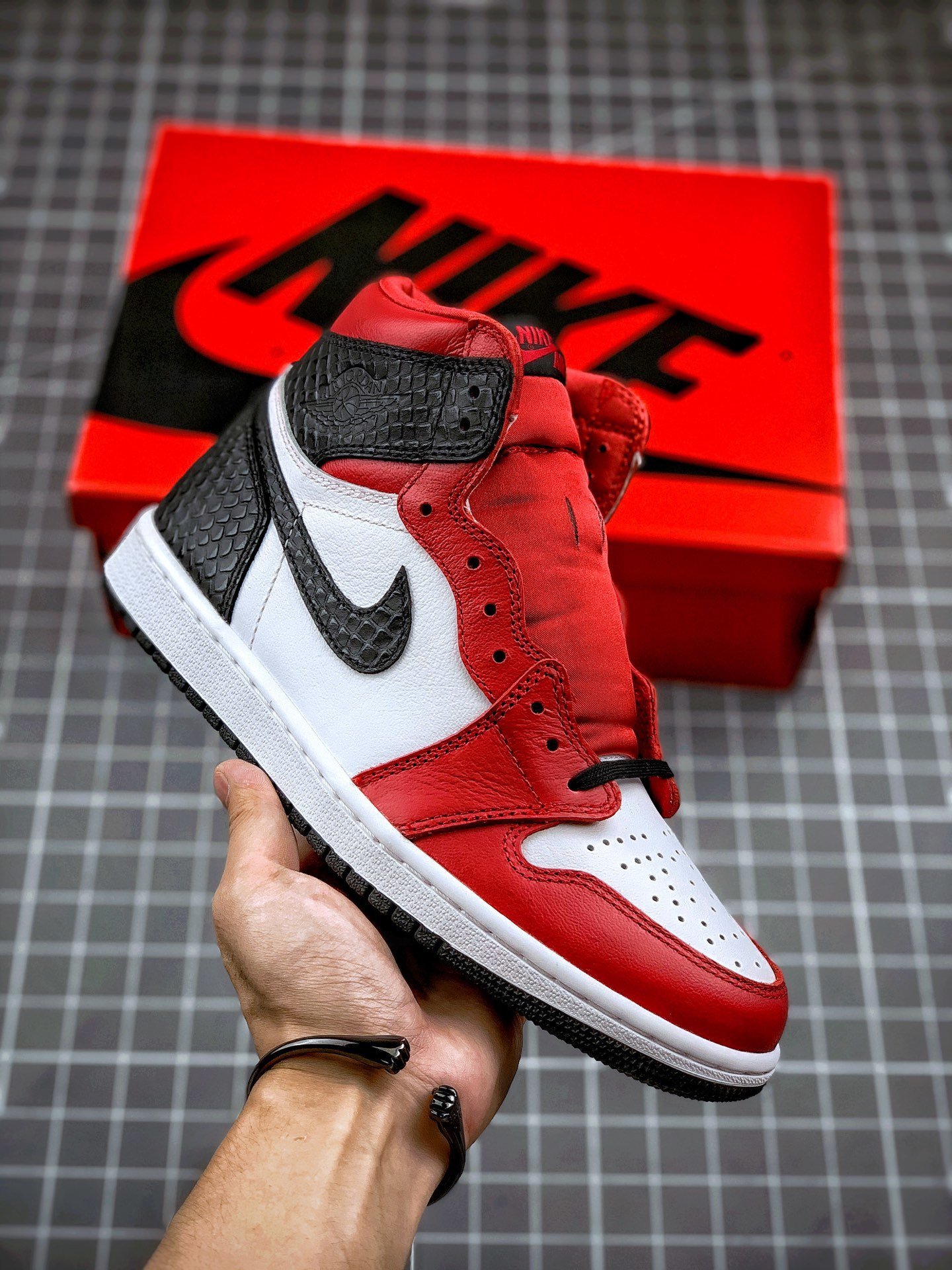 JD 1 High OG Satin Snake Gym RedWhite-Black 5342123