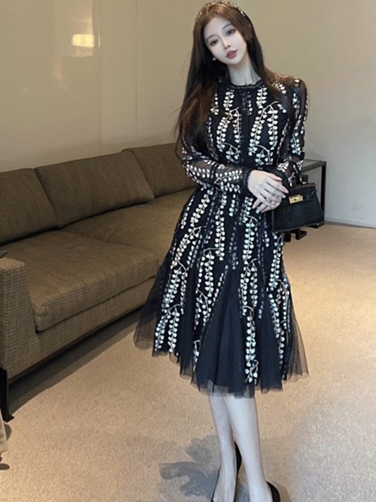 SMTHMA New Fashion Runway Vintage Mesh Embroidery Dress Women’s Long Sleeve Black Lace Hollow Out Flower Dress Vestidos alx