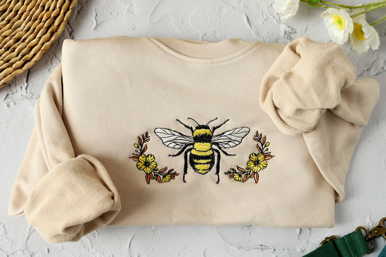 Floral Bee Embroidered Sweatshirt 2D Crewneck Sweatshirt All Over Print Sweatshirt For Women Sweatshirt For Men Sws2817