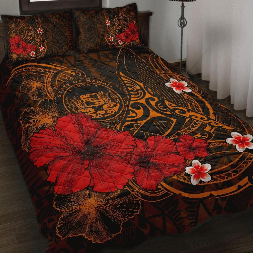 Polynesian Hawaii Quilt Bed Set – Humpback Whale With Hibiscus (Golden)