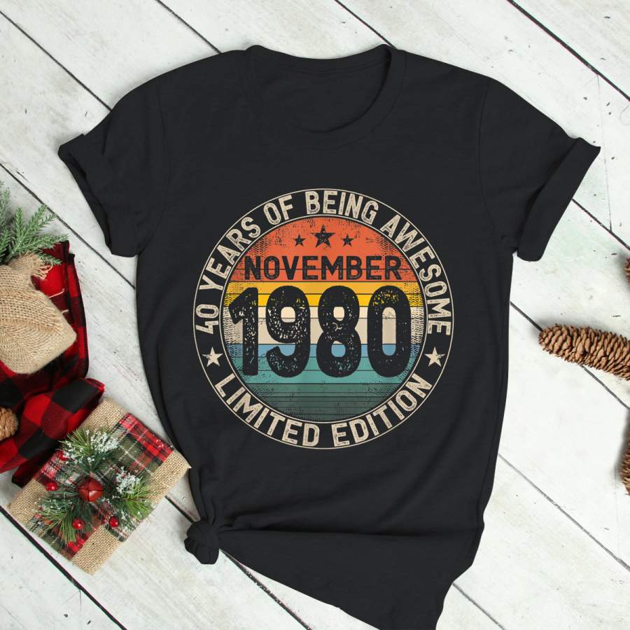 40 Years Old – Made in November 1980 Vintage 40th Birthday T-Shirt