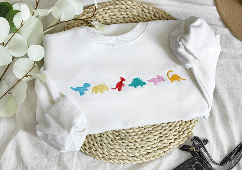 Cute Dino Family Embroidered Sweatshirt 2D Crewneck Sweatshirt All Over Print Sweatshirt For Women Sweatshirt For Men Sws2723