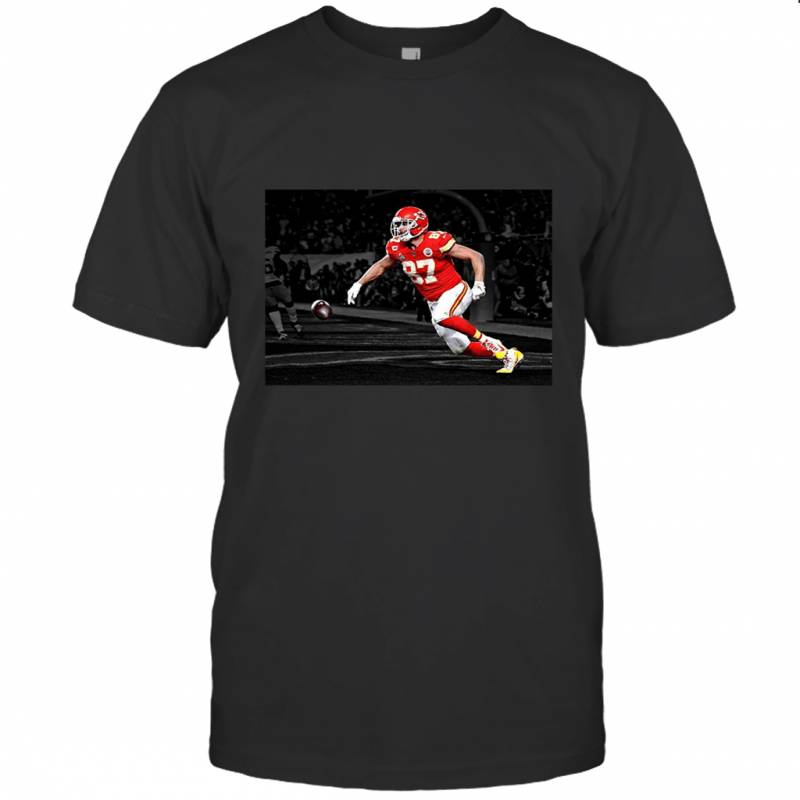 Super Bowl 54 Kansas City Chiefs Travis Kelce Celebrates In The End Zone During The Super Bowl T-Shirt