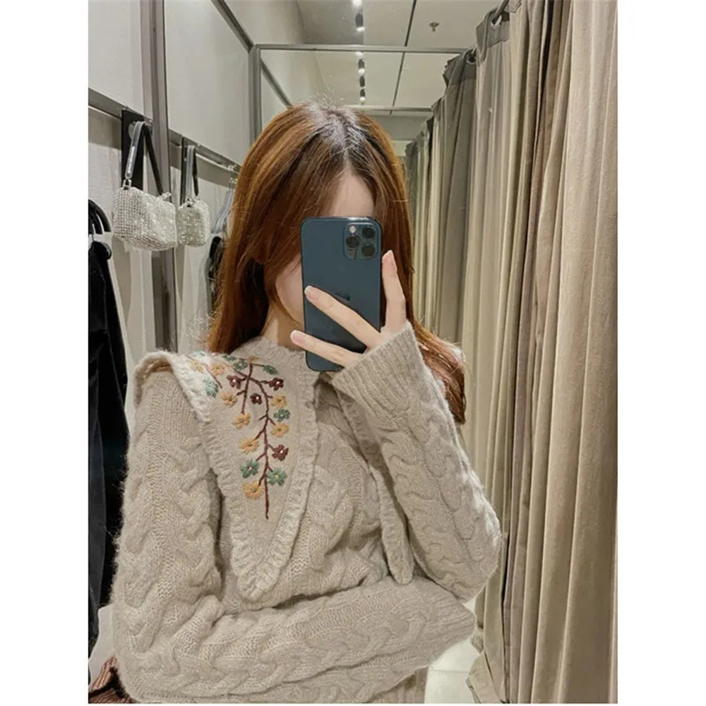 Winter Full Sleeve Thick Knitted Ladies Vintage Flower Embroidery Women’S Sweater Fashion Peter Pan Collar Slim Pullovers Female alx