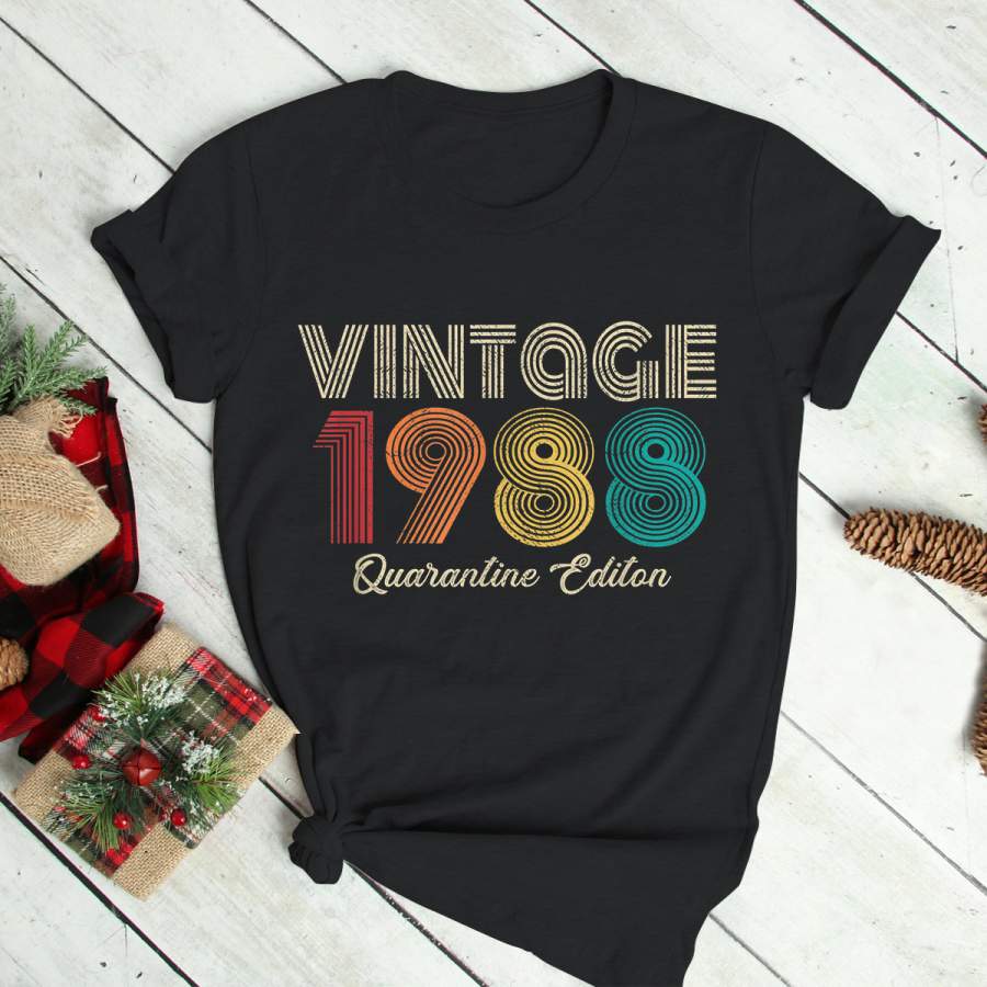 Vintage Made in 1988 33th Bday Gifts 33 Quarantine Birthday T-Shirt