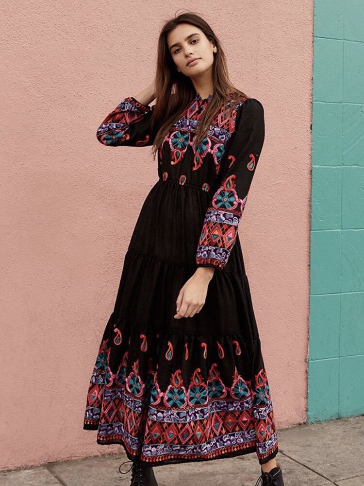 Summer new women’s clothing retro ethnic wind exotic customs heavy embroidery black long dress Bohemian beach long sleeve dress alx