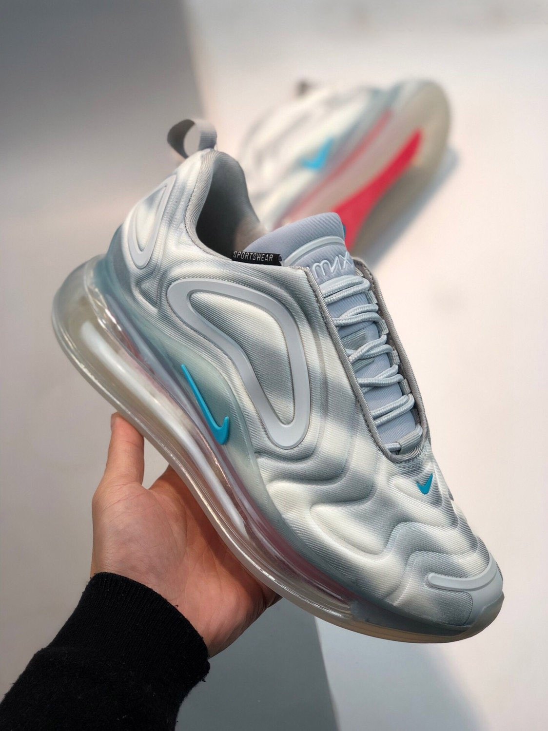 Nike Air Max 720 Be True Pride Month 5339743