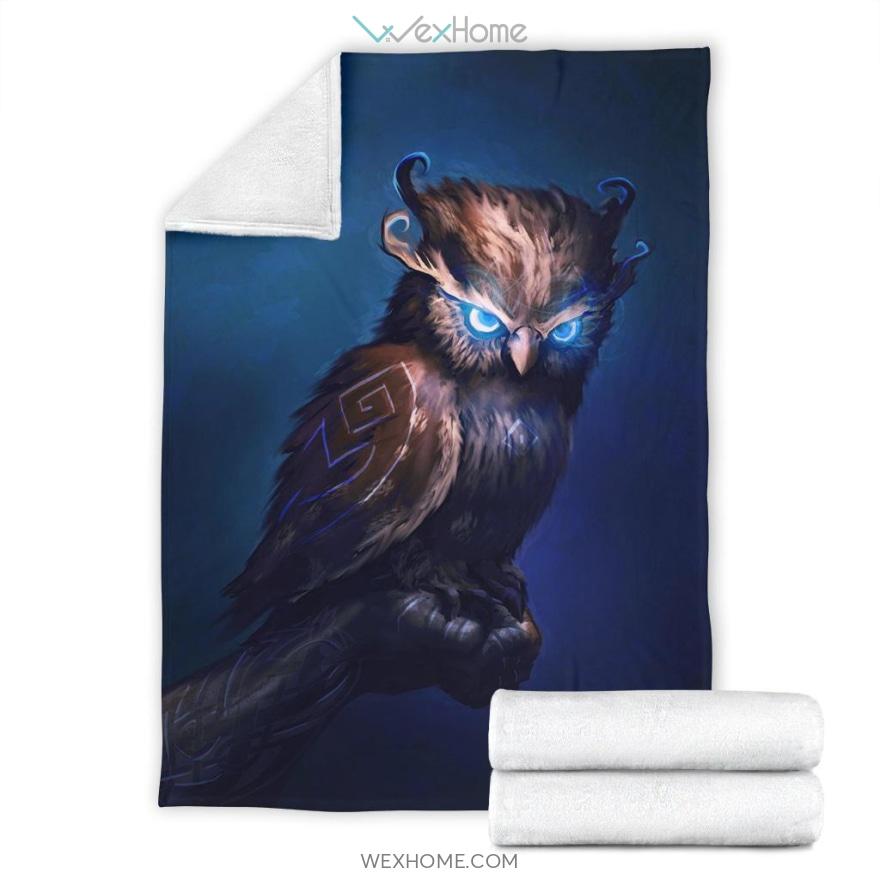 Night Owl With Shining Eyes Premium Blanket