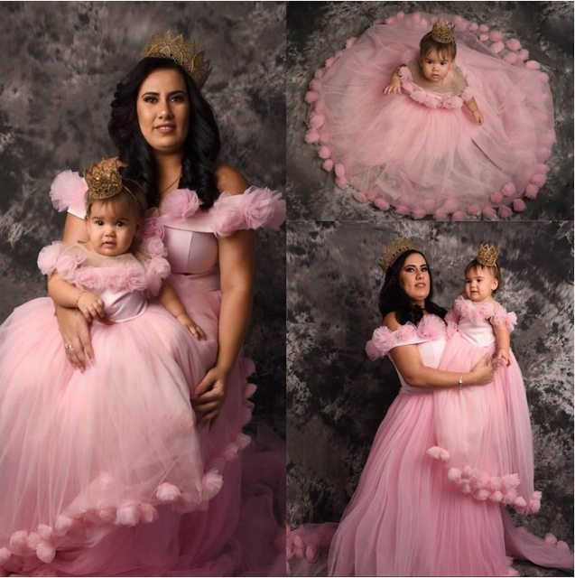 2021 Cute Mother and Daughter Pink Flower Girl Dresses Birthday Sheer Neck Hand Made Flowers Little Girls Wedding Dress Communio alx