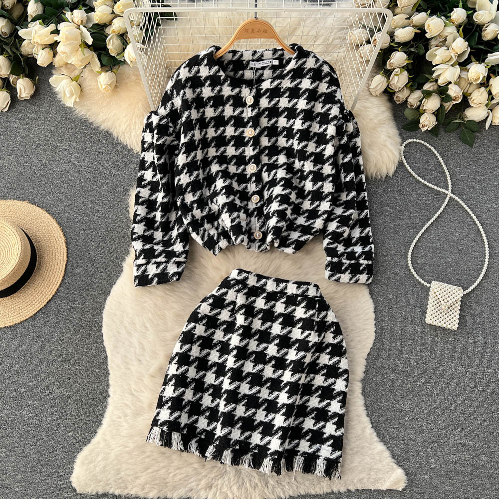 Autumn and Winter Small Fragrant Style Son Short Long-sleeved Knitted Cardigan Jacket + Fringe Hip Short Skirt Two-piece Set alx