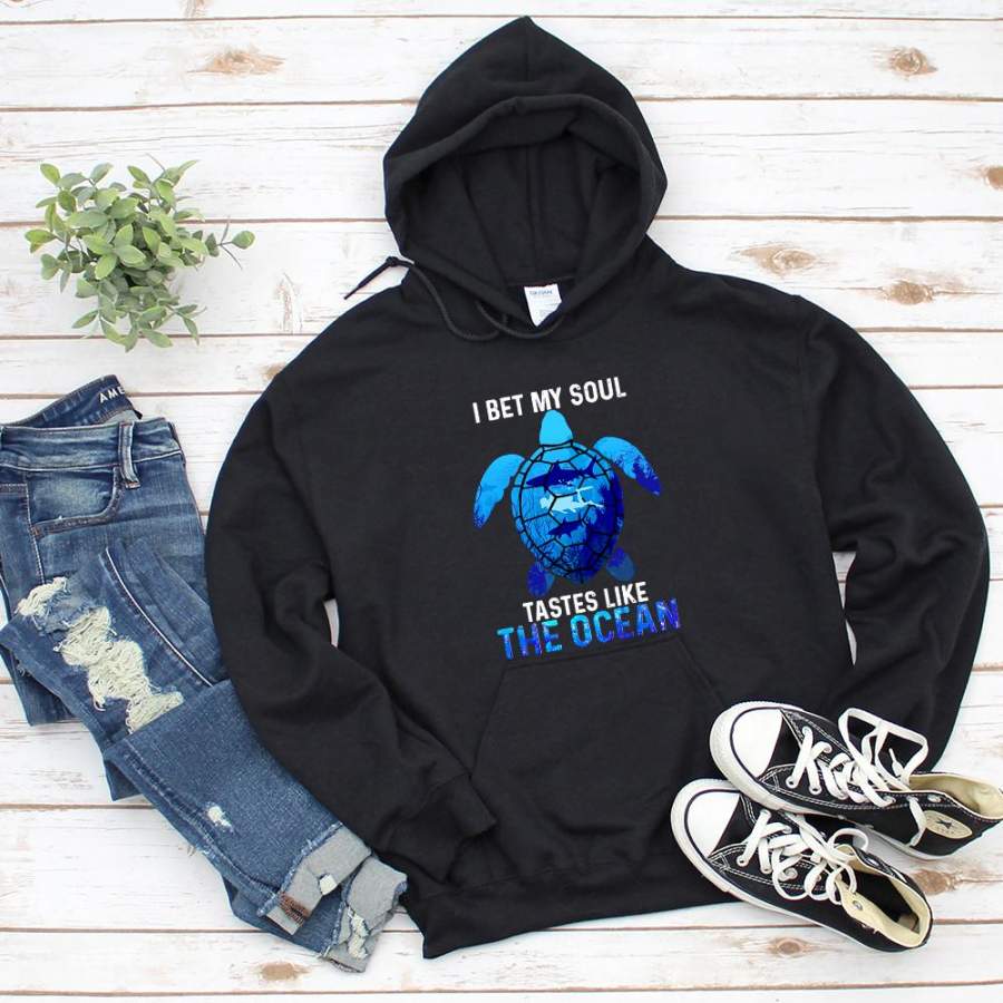 Turtle i bet my soul scuba diving man tastes like the ocean ocean animal love black hoodie for men and women S-5XL