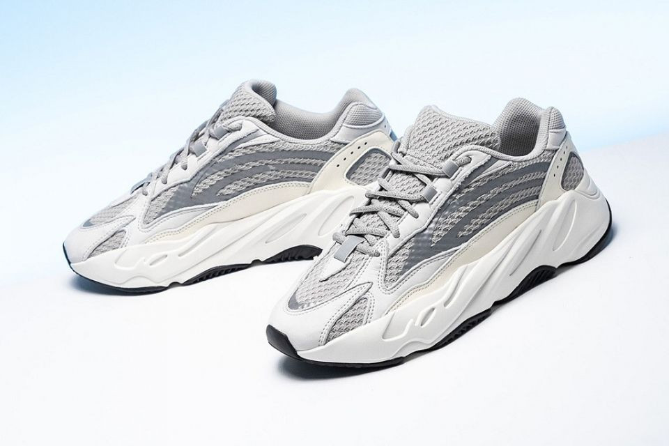 Yeezy Boost 700 V2 Sneaker  White Art 585