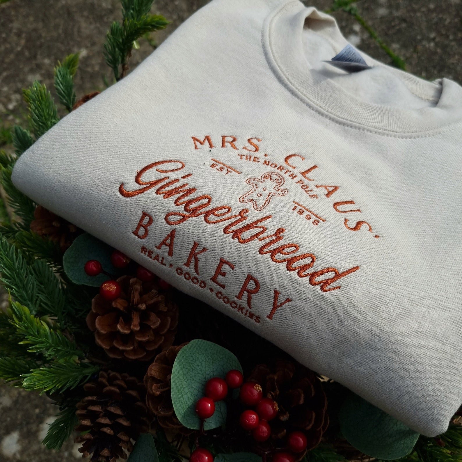 Retro Christmas Embroidered Sweatshirt 2D Crewneck Sweatshirt All Over Print Sweatshirt For Women Sweatshirt For Men Sws4698