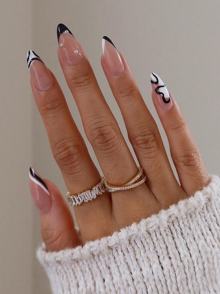 Black and White Swirl Design | Fake Nails | Press On Nails | Glue On Nails