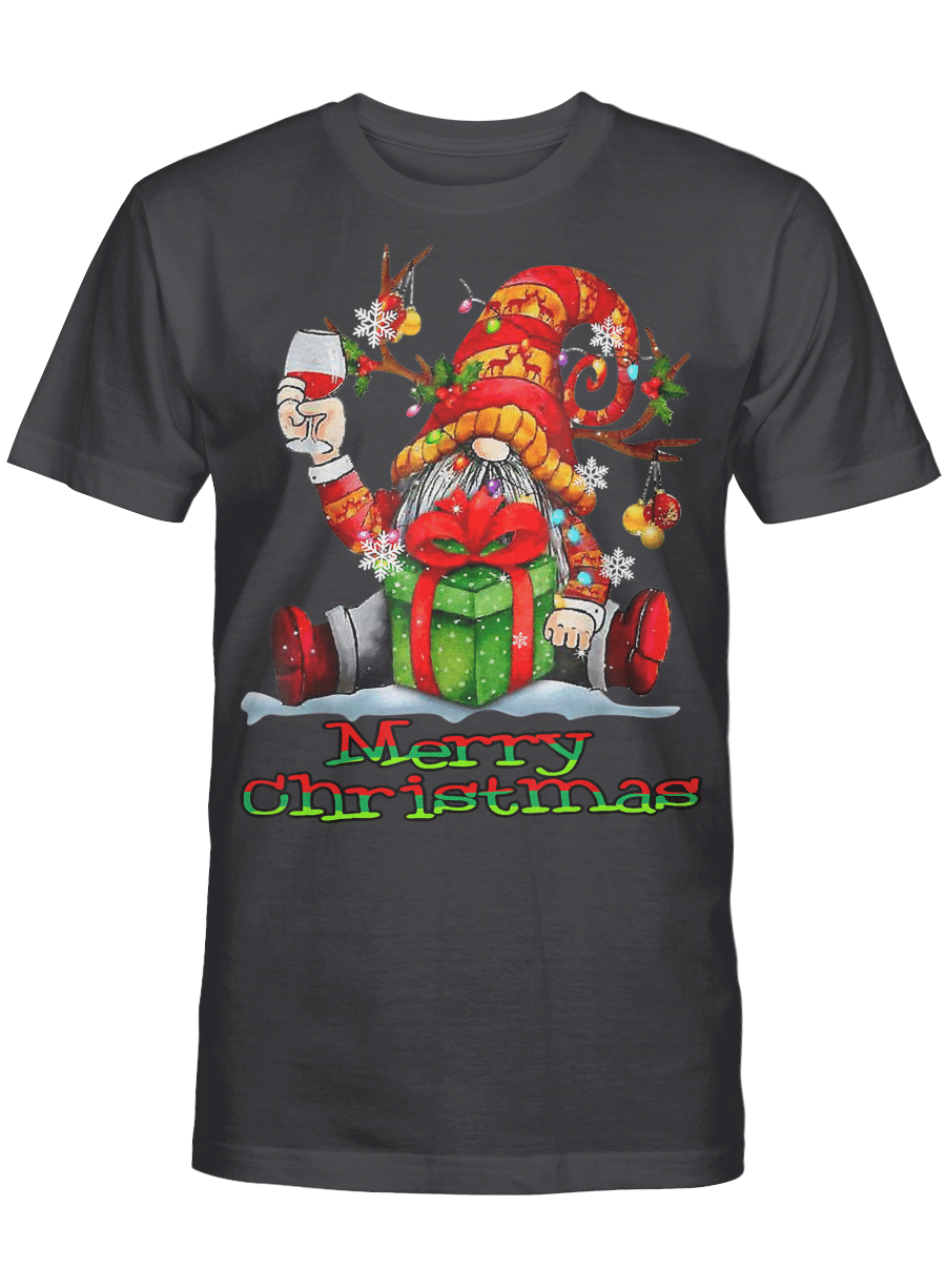 AmazeStyleZ Santa’s Reindeer, Ugly Christmas Sweater, Christmas Gift Ideas, Christmas TreeSanta Reindeer Gnome Drinking Wine Funny Christmas T-Shirt