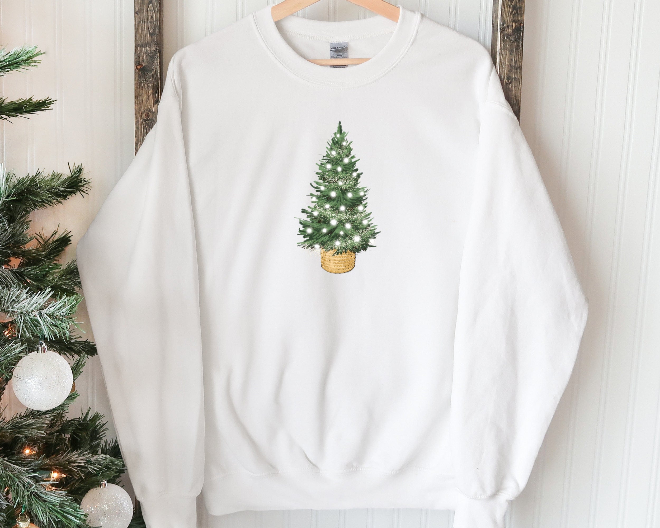 Christmas Sweatshirt, Christmas Tree Sweatshirt, Christmas Lights Tree Sweatshirt, Merry Christmas, Holiday Gift,Family Christmas Party Gift