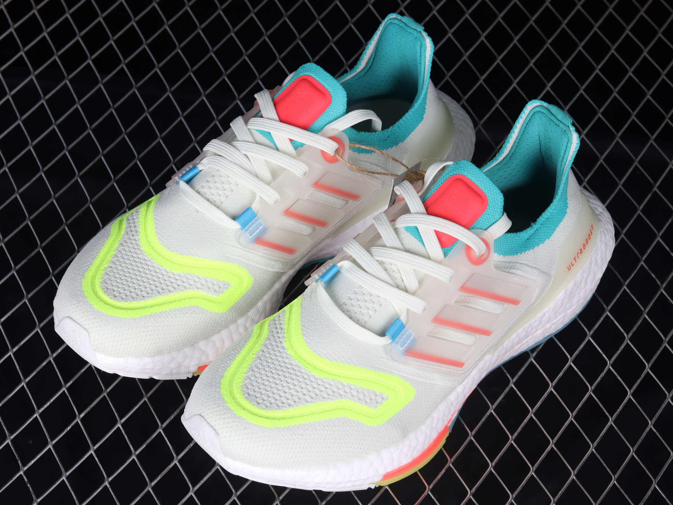 Adidas Ultraboost 22 HEAT.DRY White Tint Turbo Mint Rush Shoes Sneakers, Women SNK635618796