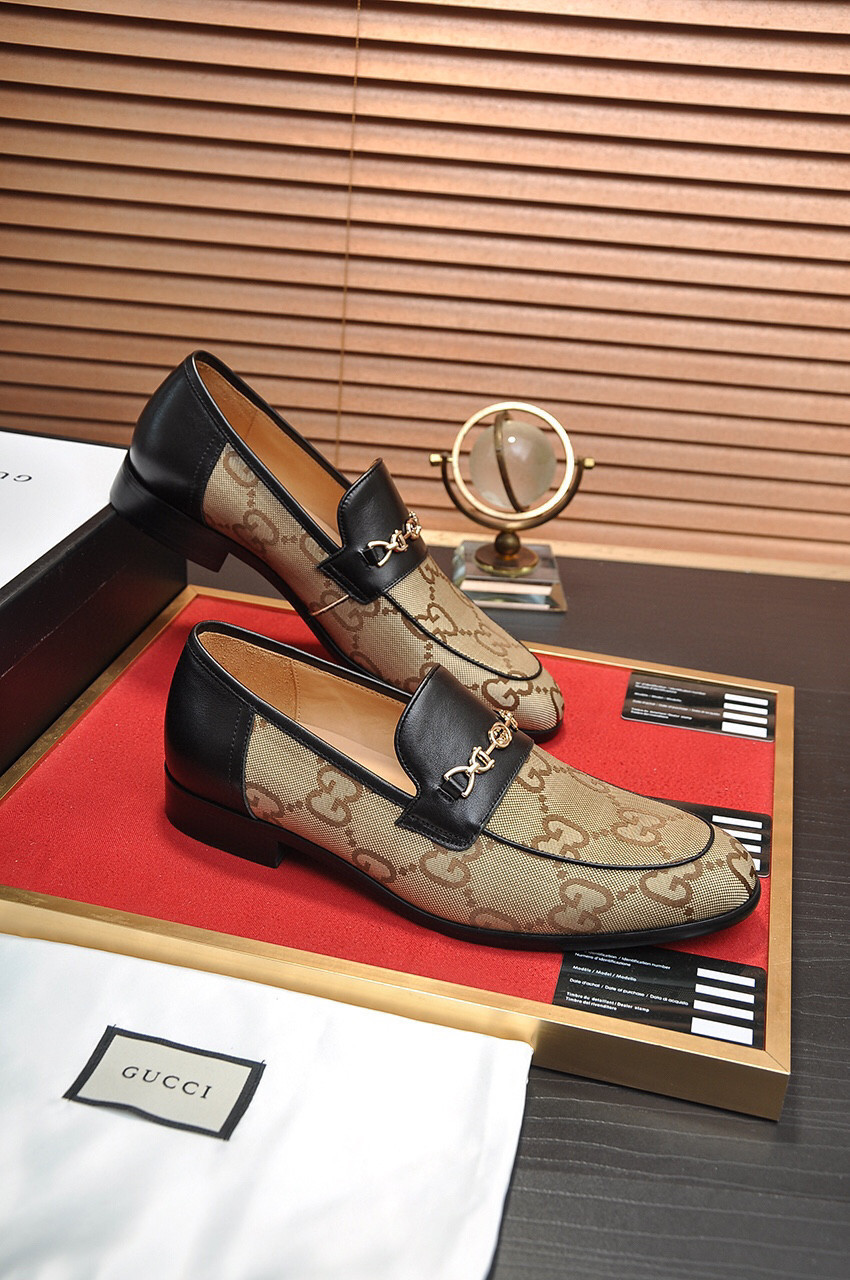 Gucci Maxi GG Gucci Jordaan Loafer In Brown SNK852777232