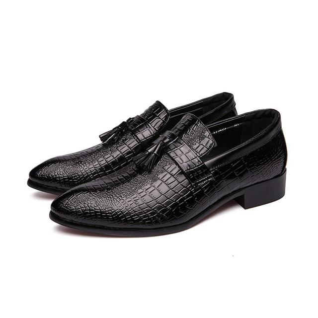 Men’s Oxford Dress Shoes Crocodile Pattern Pointed Toe PU Leather Slip on Tassel Metal Decoration Slip on Loafer