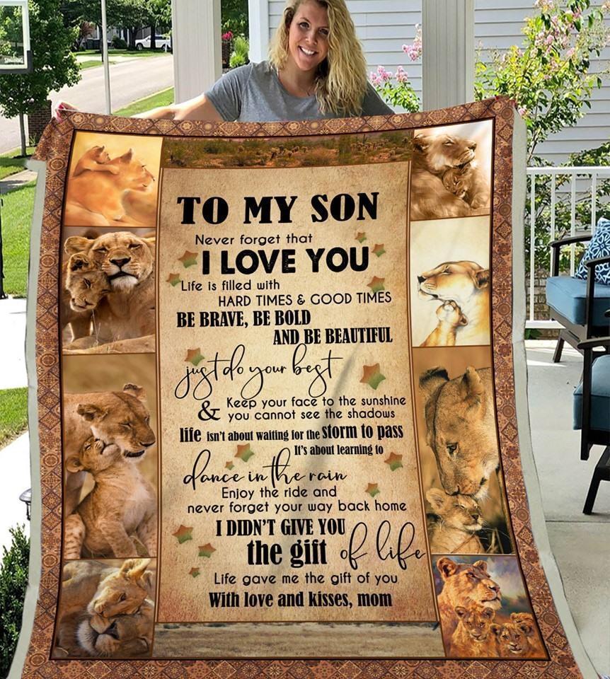 To My Son Just Do Your Best With Love And Kisses Love Mom Lion Cozy Fleece Blanket, Sherpa Blanket