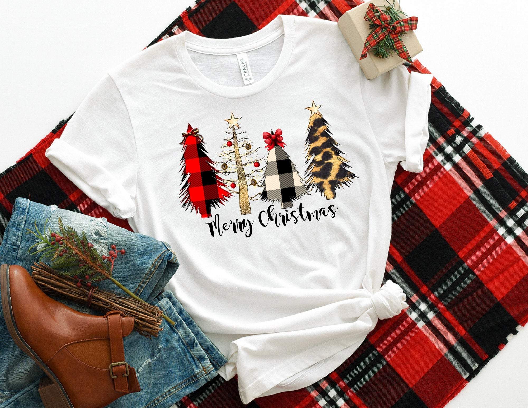 Merry Christmas Shirt With Trees, Christmas T-Shirt, Christmas Tshirt, Christmas Lights Tshirt, Winter Time Shirt, Christmas Gift T-Shirt Hoodie All Color Size S-5Xl Hoodie Fashion