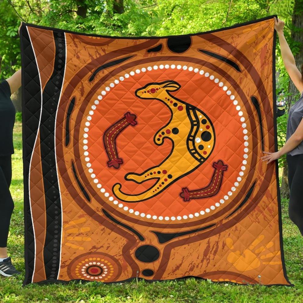 Aboriginal Premium Quilt – Indigenous Snake Hand Brown Color