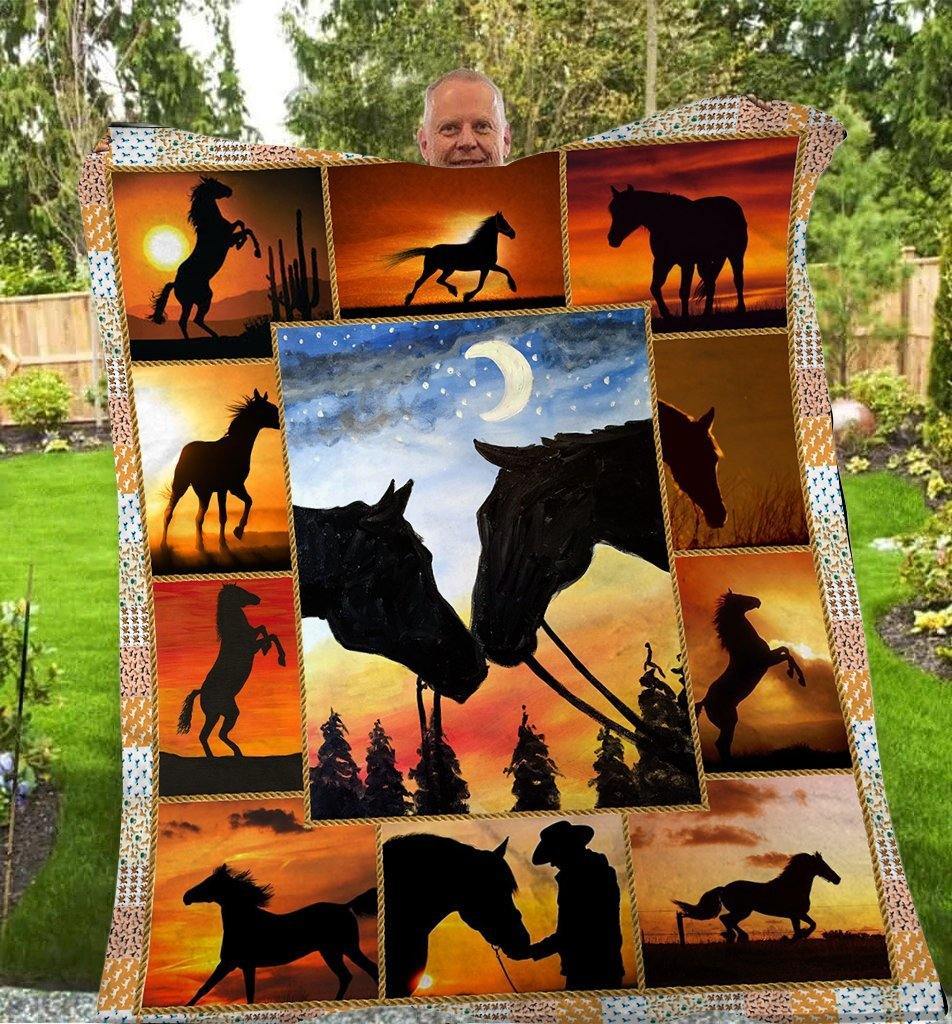 Sunset Horse Lovers  – Cute Gift For Mom Gifts For Family Unique Gifts Ideas For Home Decor  – Fleece Blanket Sherpa Blanket