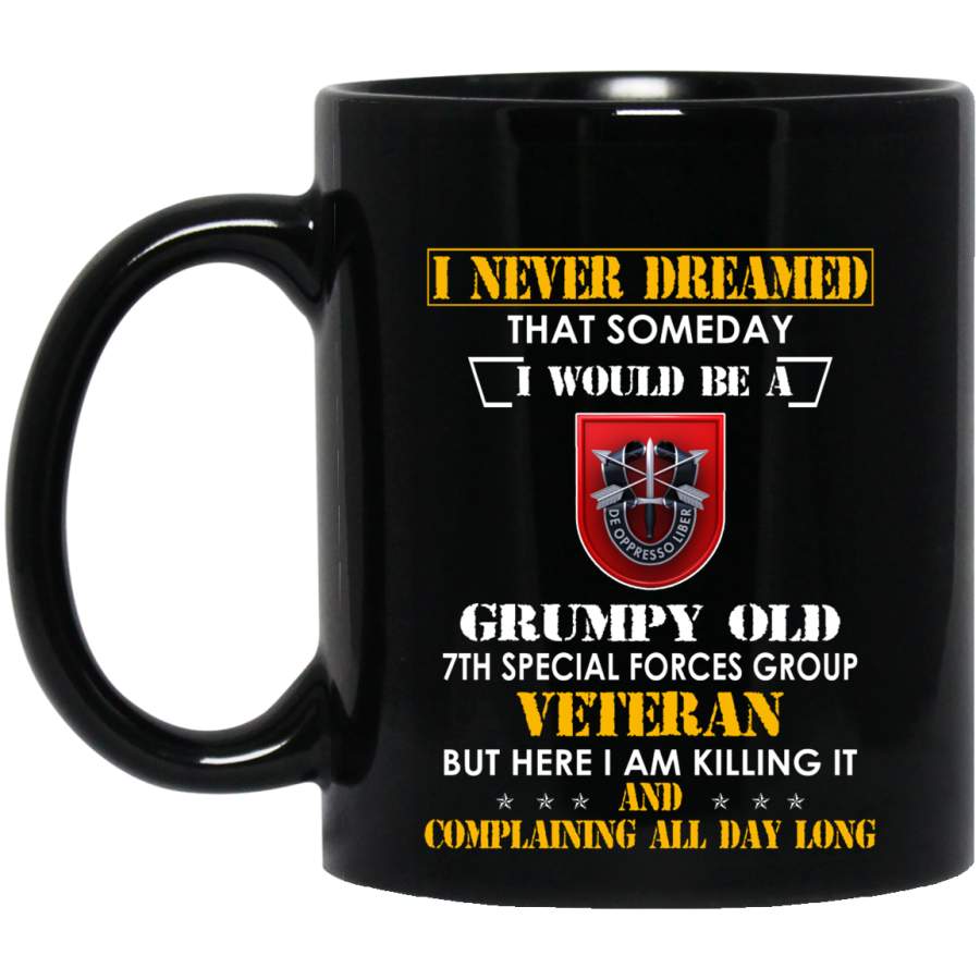 Grumpy Old 7th Special Forces Group Veteran Funny T-Shirt Veterans Day Christmas Gift Mug