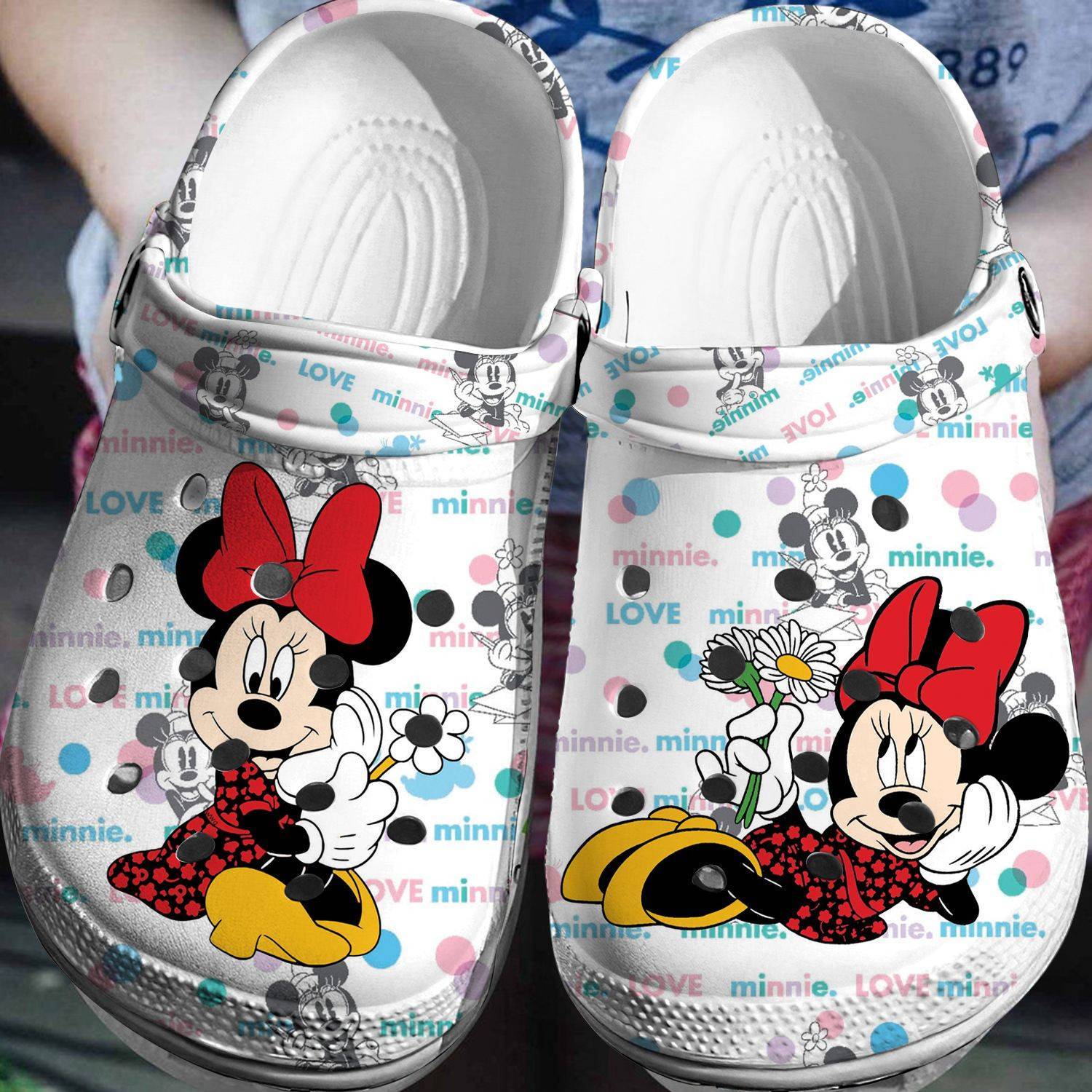 Fashionable Fun: Minnie Mouse – Inspired 3D Clog Shoes for Disney Fashionistas