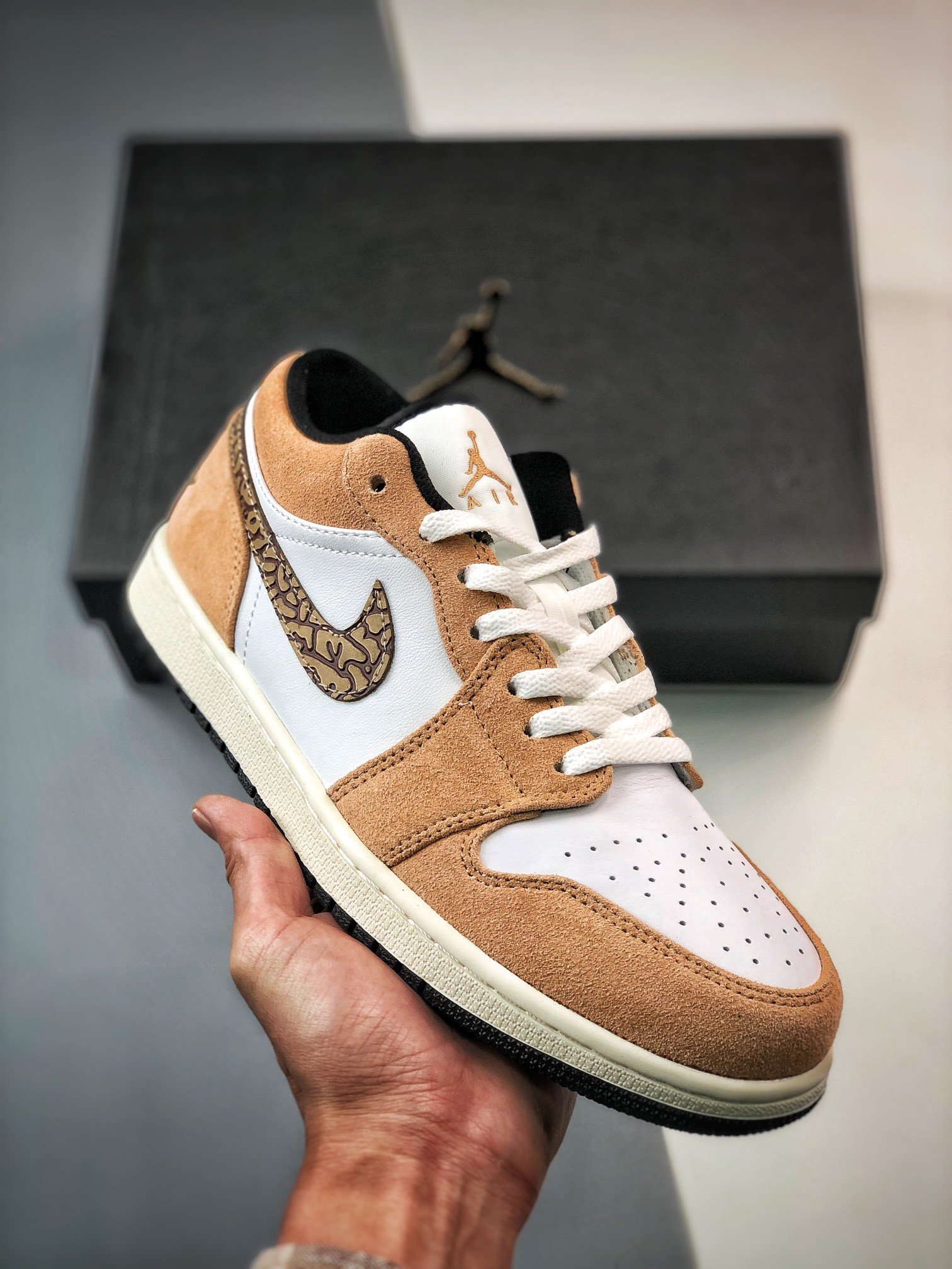 JD 1 Low ‘Brown Elephant’ HempMetallic Gold-White-Tan-Black 5342060