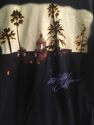 Vintage Hotel California Eagles Tour 2001 Black Graphic T-shirt 5855