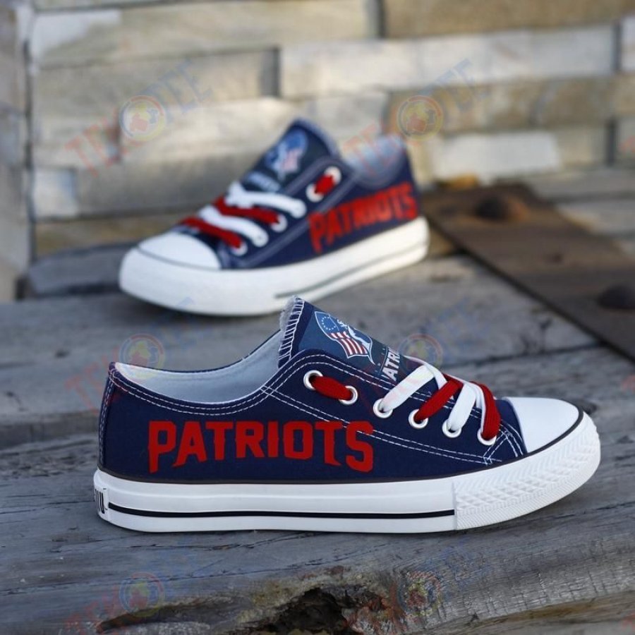 Mens Womens New England Patriots Low Top Patriots Running Shoes Tennis Shoes Low Top Shoes Custom Print Footwear Converse Sneakers TMT930