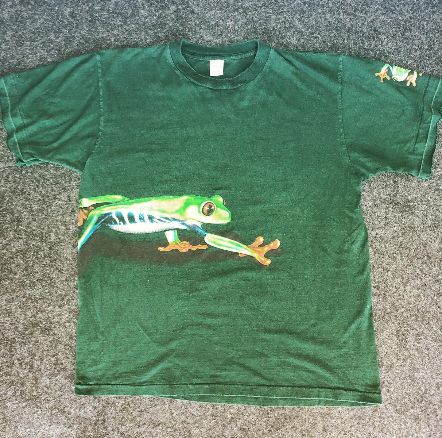 Vintage Tree Frog Tee Shirt Outfits