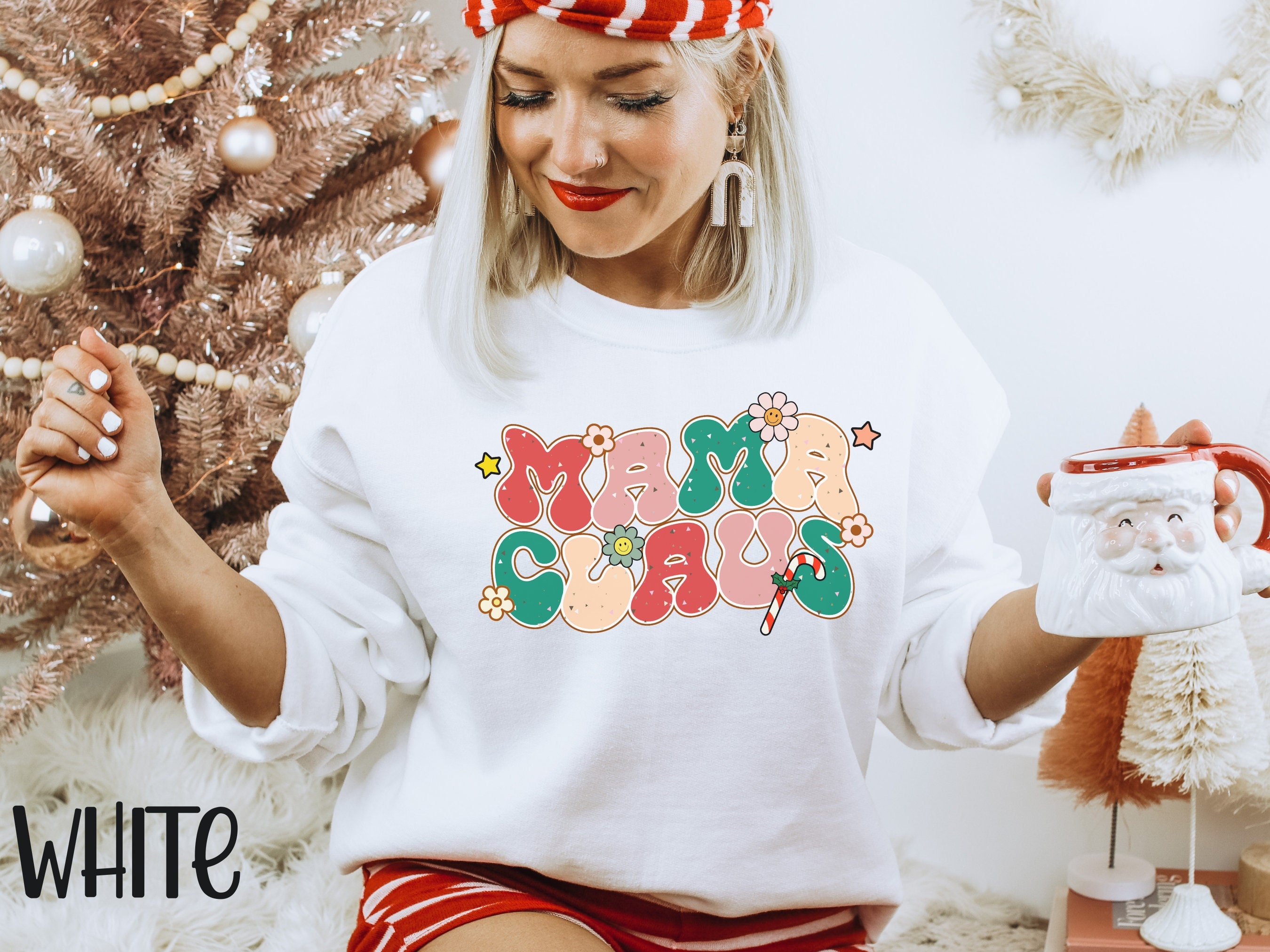 Mama Claus Sweatshirt, Christmas Mom Sweatshirt, Retro Christmas Sweatshirt, Christmas Mama Sweatshirt, Christmas Retro, Gift for Christmas